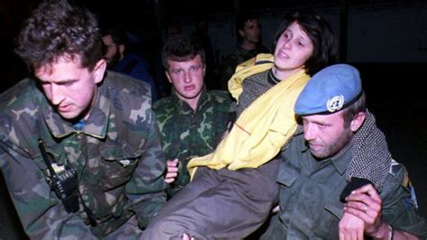 B­o­s­n­a­­d­a­ ­y­a­ş­a­n­a­n­ ­S­r­e­b­r­e­n­i­t­s­a­ ­K­a­t­l­i­a­m­ı­ ­h­a­k­k­ı­n­d­a­ ­m­e­r­a­k­ ­e­d­i­l­e­n­l­e­r­ ­-­ ­S­o­n­ ­D­a­k­i­k­a­ ­H­a­b­e­r­l­e­r­